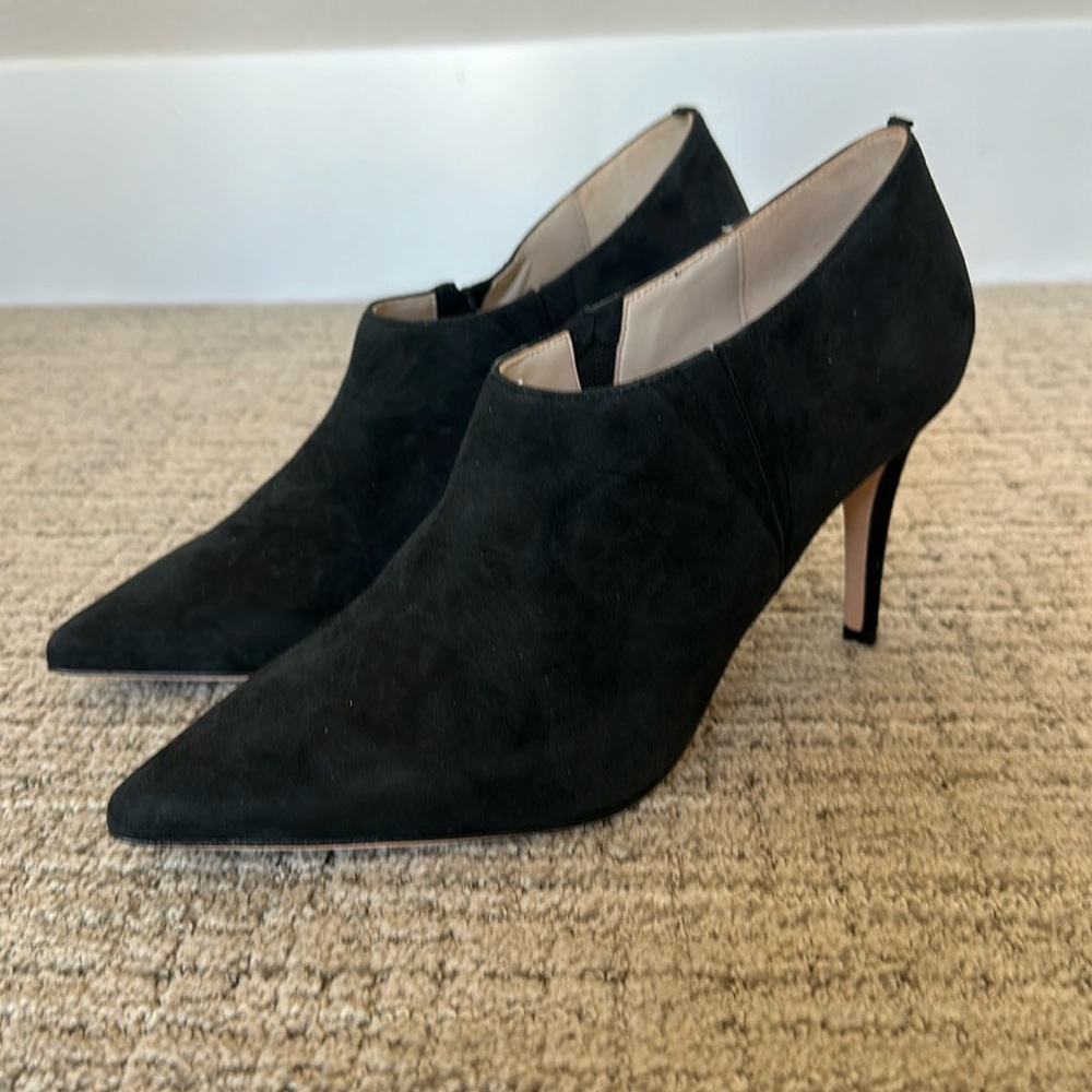 Boden pointed toe black heel